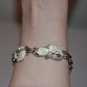 Vintage Bracelet Silver & White Beads Faux Pearls Leaves Fastener